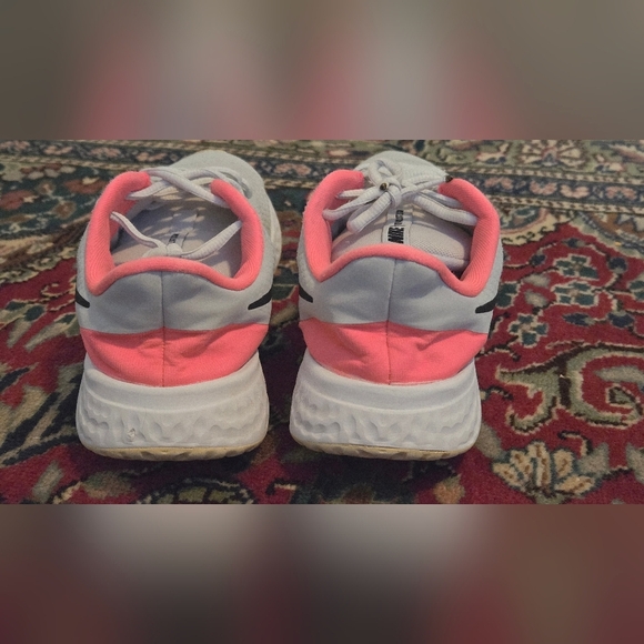 Nike Revolution Running Shoes - Picture 4 of 13